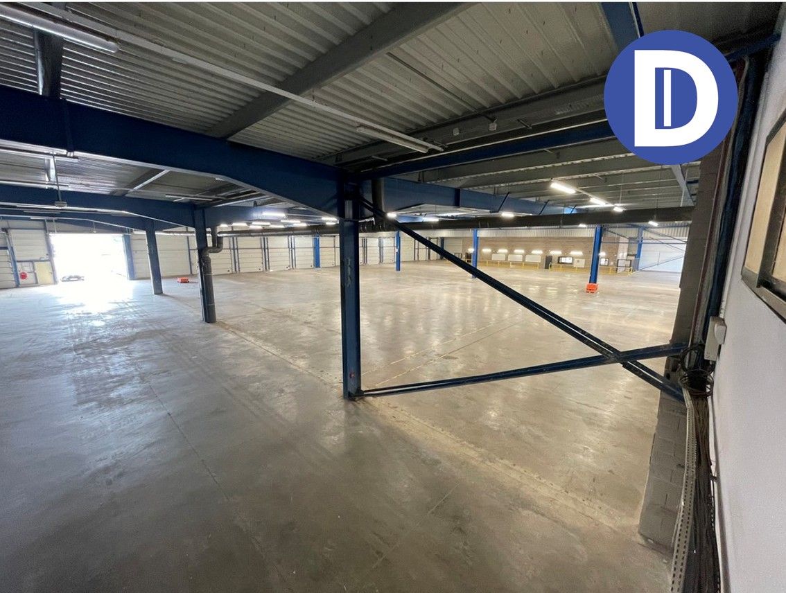 Location activites 4050.00 m² non divisibles