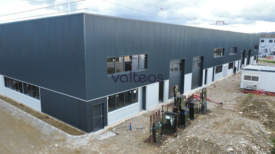 Vente local d''activites 302 m² non divisibles