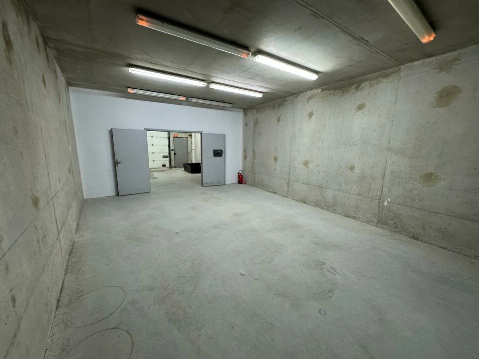 Location local d''activites 75 m² non divisibles
