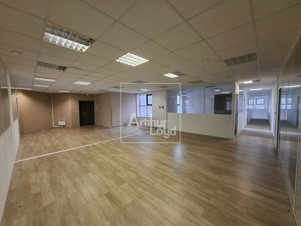 Location bureaux 734 m² non divisibles