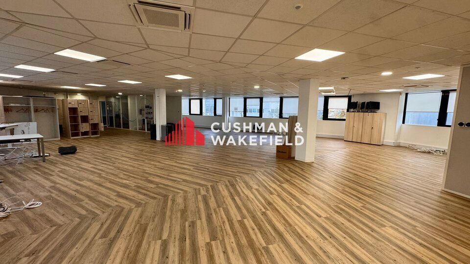 Location bureaux 2412 m² divisibles à partir de 180 m²