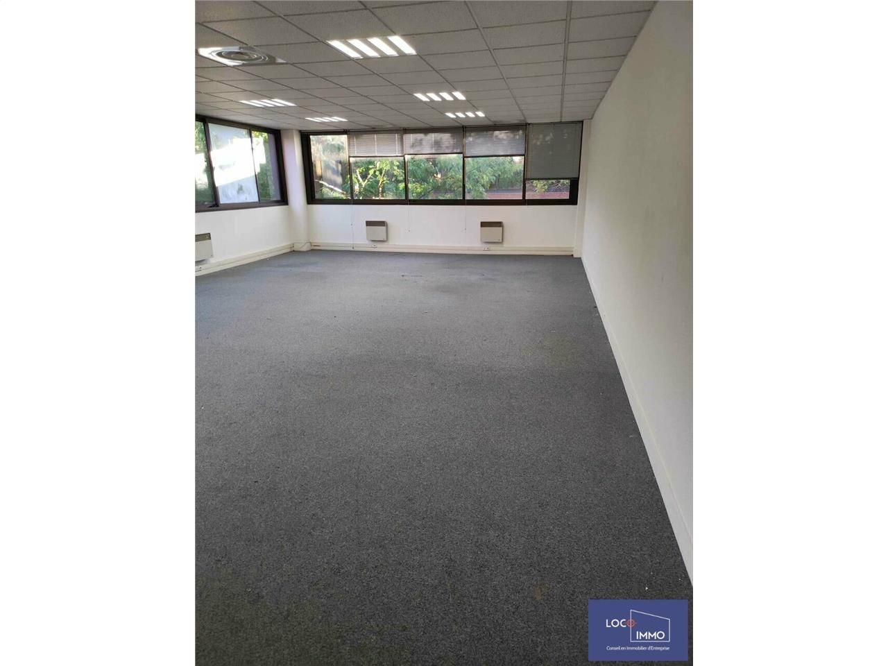 Location bureaux 69 m² non divisibles