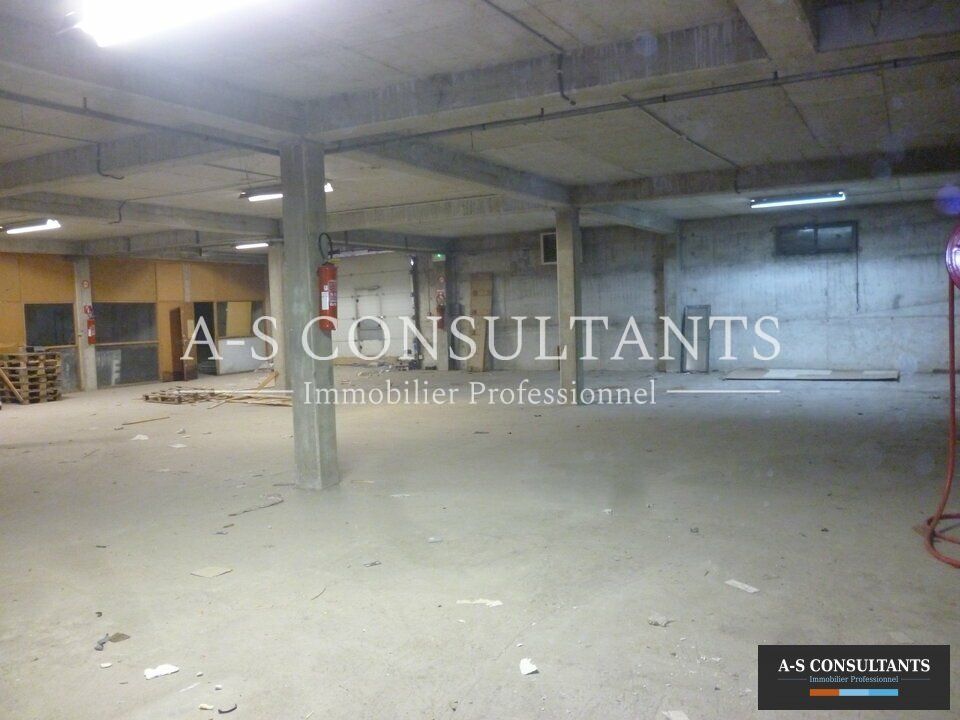 Location entrepot 1500 m² divisibles à partir de 450 m²