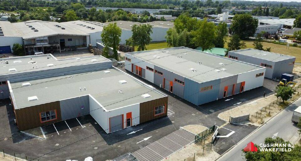 Vente local d''activites 2927 m² non divisibles