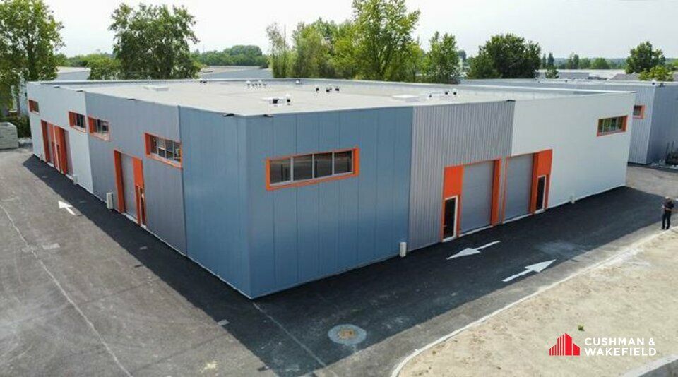 Cellule d'activités à vendre à Carbon Blanc, proche A10