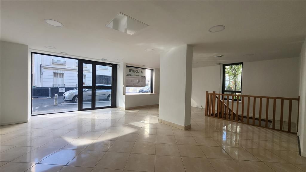 Location local commercial 79 m² non divisibles