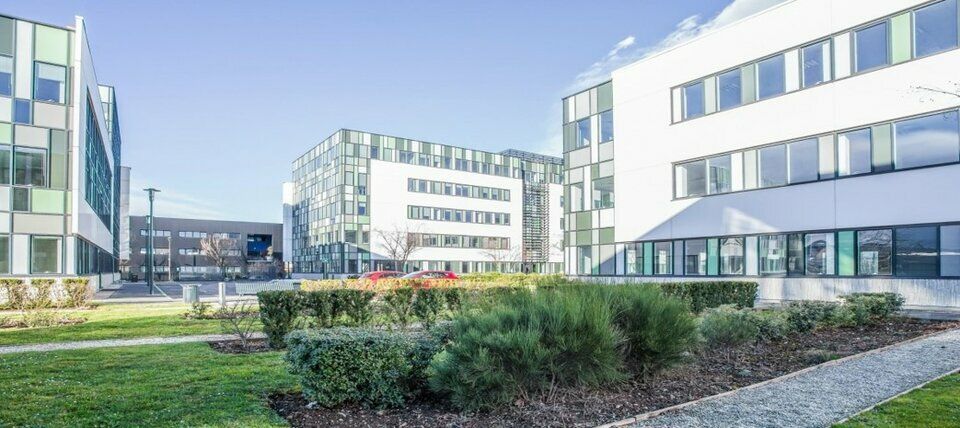 Vente bureaux 2065.5 m² divisibles à partir de 116 m²