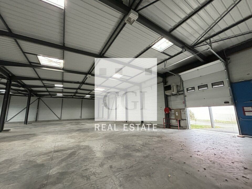 Location local d''activites 9000 m² divisibles à partir de 1000 m²