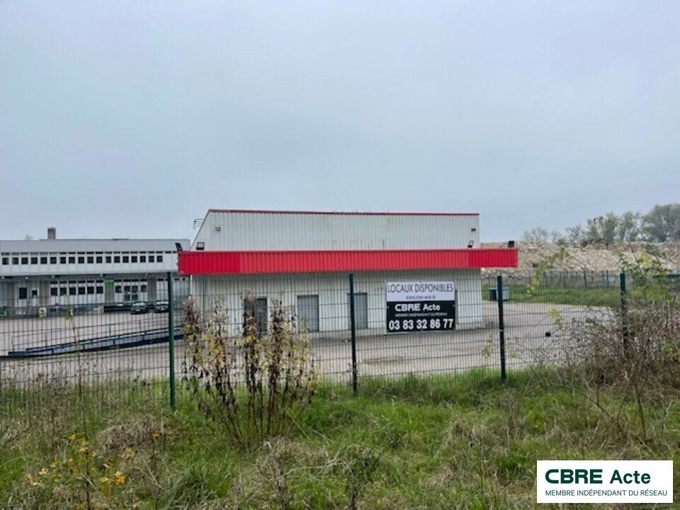 Location local d''activites 810 m² non divisibles