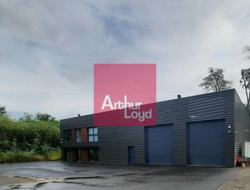 Vente local d''activites 696 m² non divisibles
