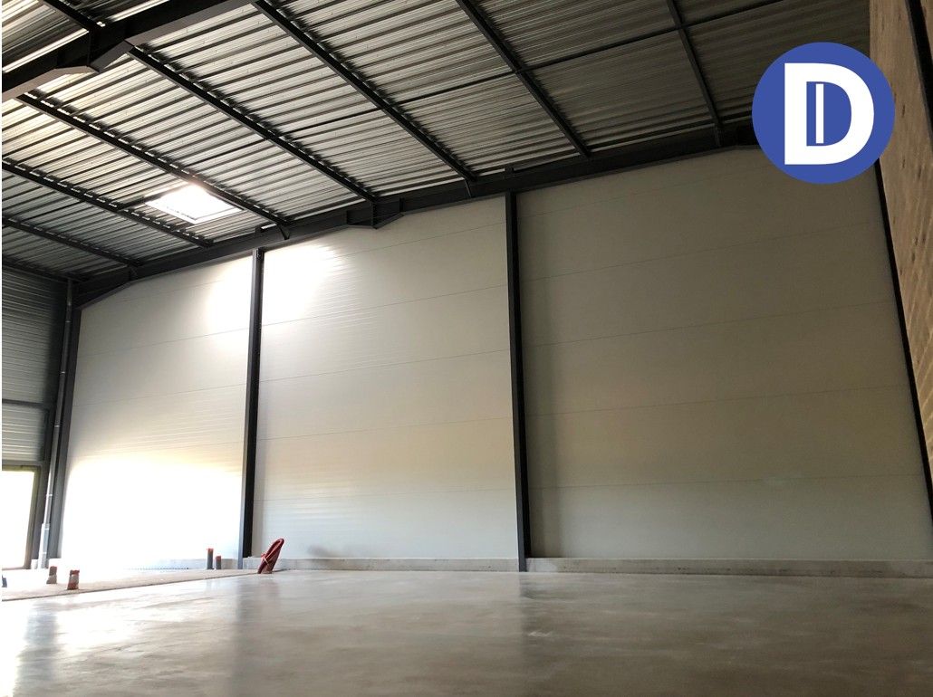 Location activites 202.00 m² non divisibles