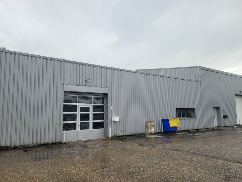 Location local d''activites 355 m² non divisibles