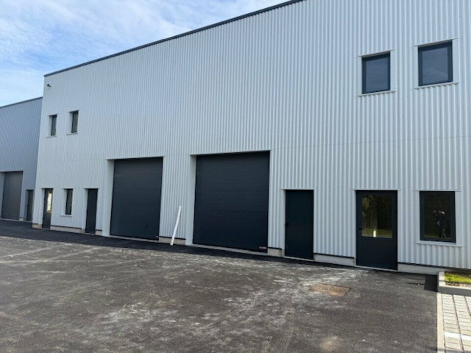 Location local d''activites 297 m² non divisibles