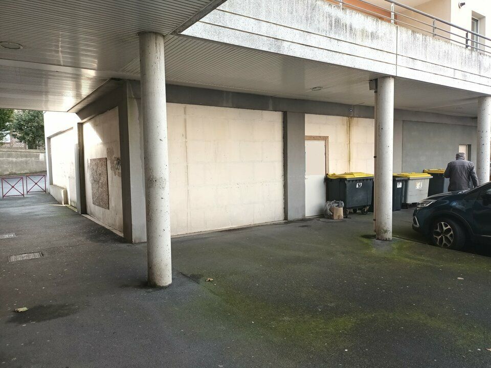 Location local commercial 242 m² non divisibles