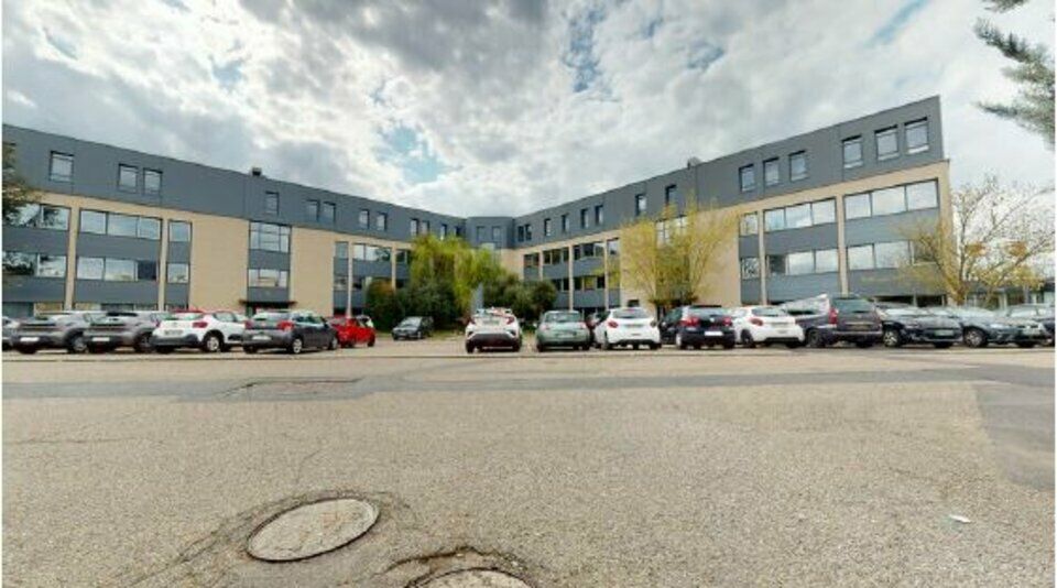 Location bureaux 174.7 m² non divisibles