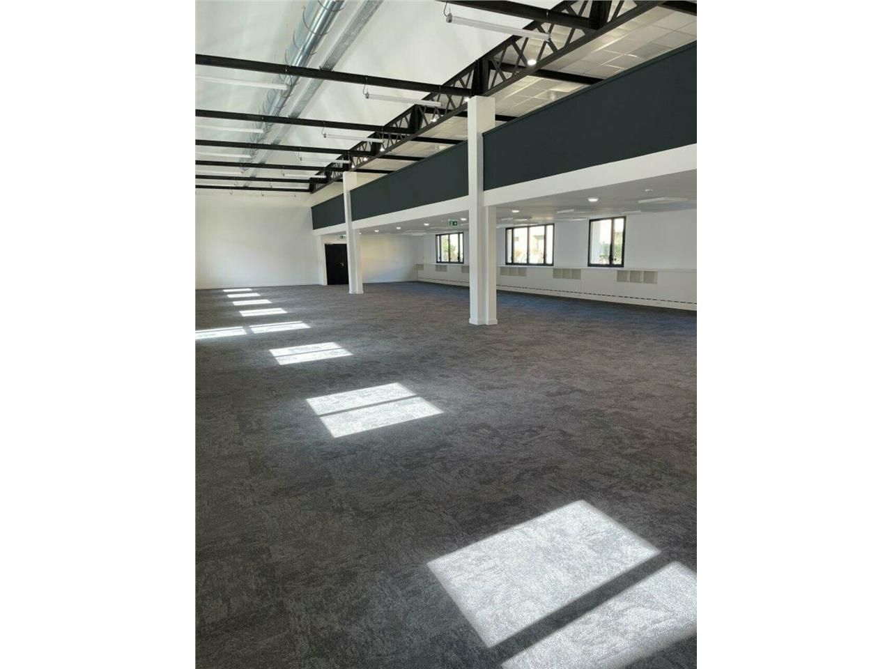 Location bureaux 659 m² non divisibles