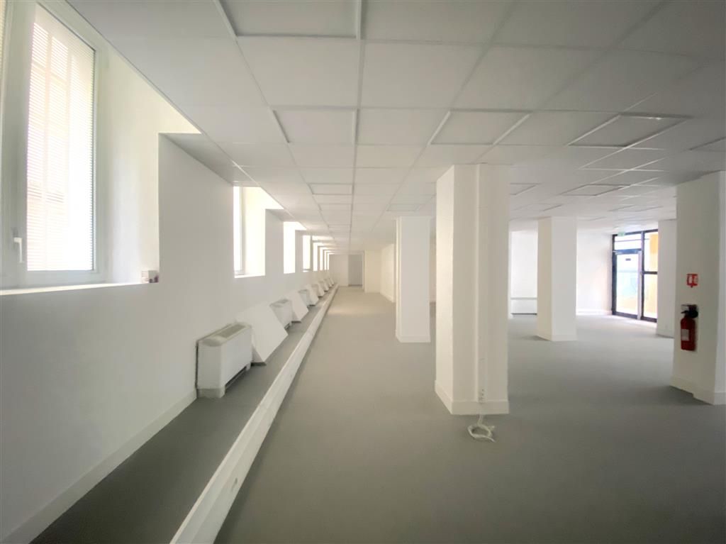 Location Bureaux 265 m² non divisibles