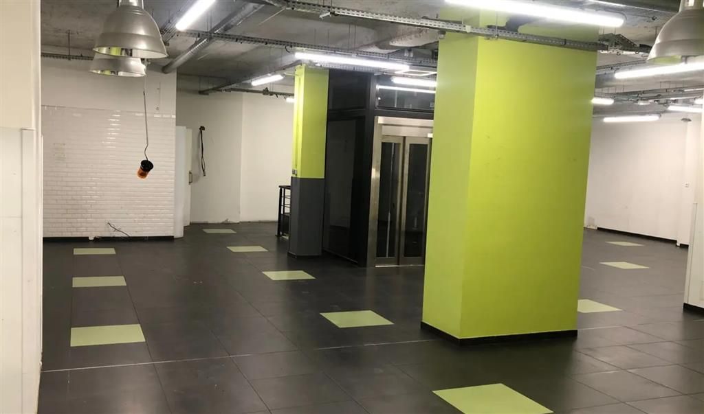 Location local commercial 327 m² non divisibles