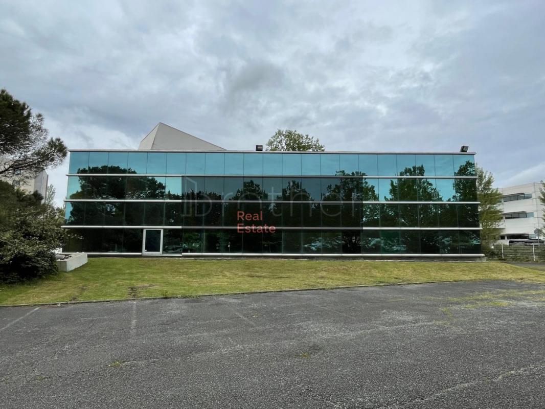 Vente bureaux 850 m² non divisibles