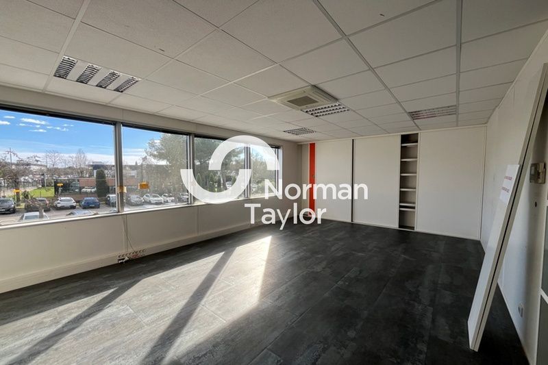 Location bureaux 200 m² non divisibles