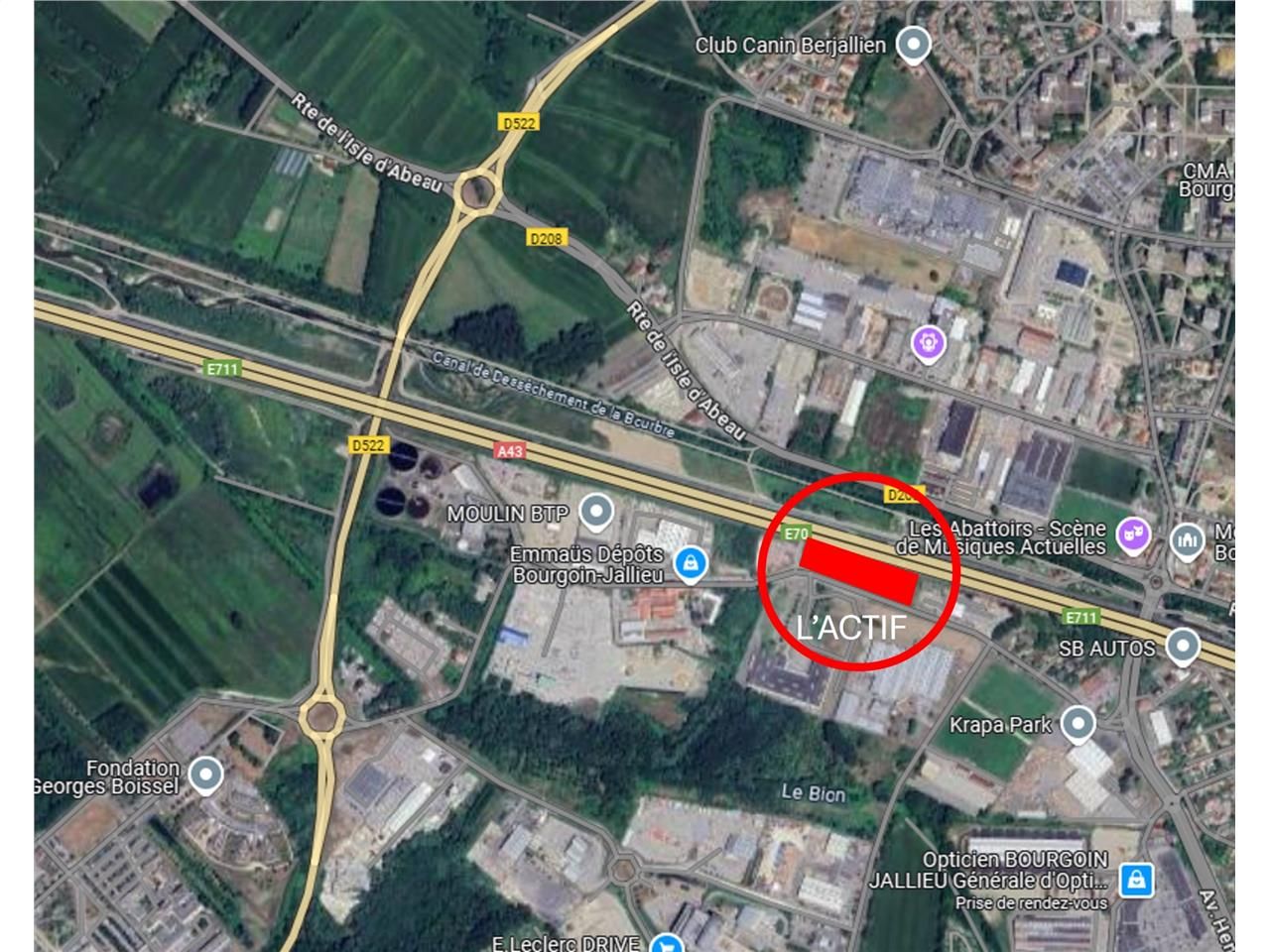 Location local 2212 m² à Bourgoin-Jallieu