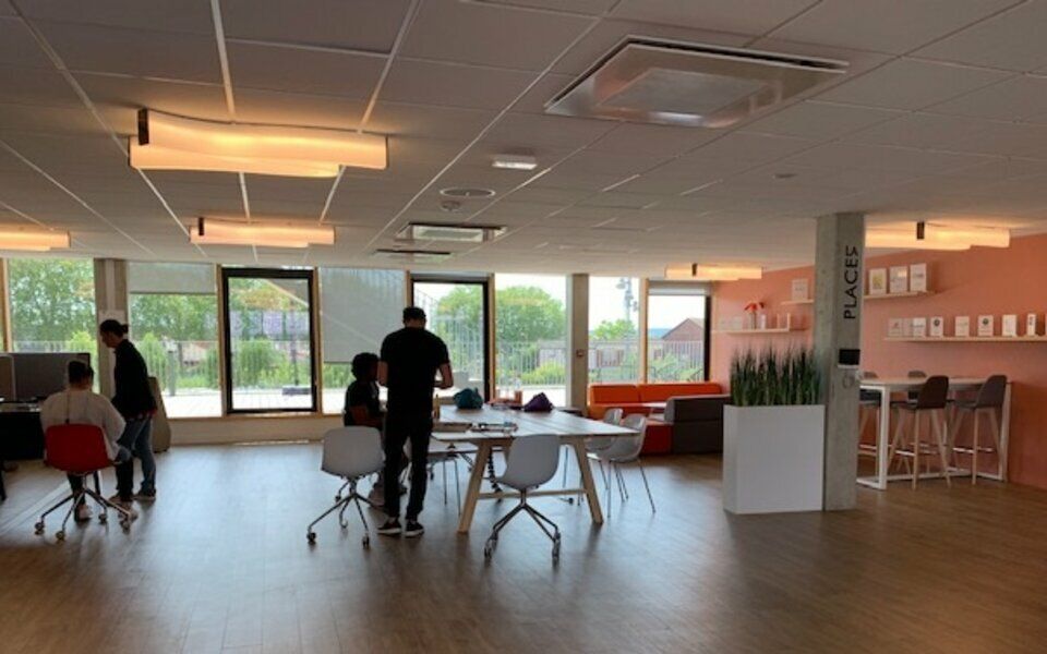 Location bureaux 1800 m² non divisibles