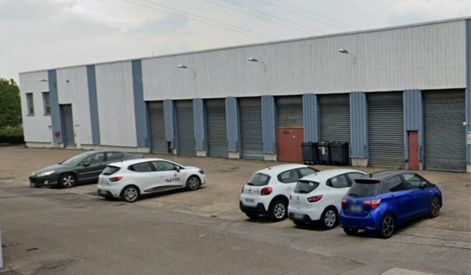 Location entrepot 2154 m² non divisibles
