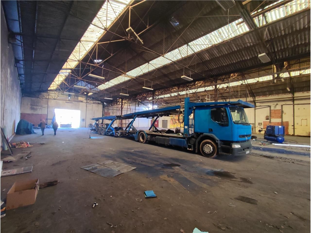 Location local 4500 m² à Rebais