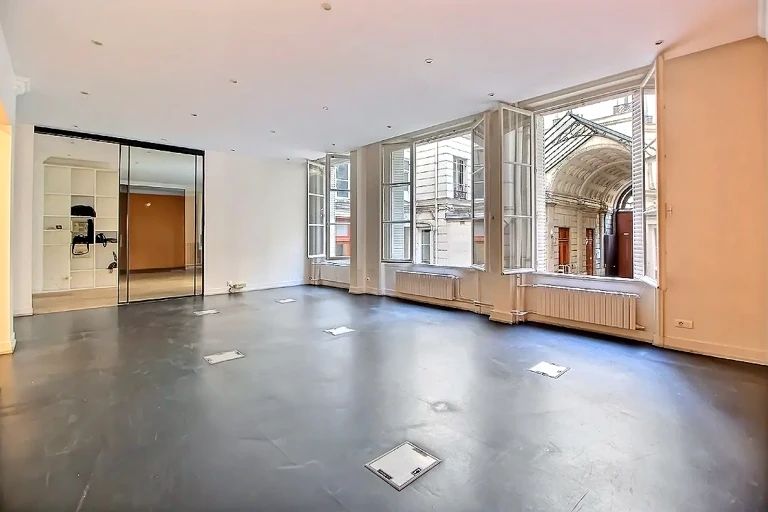 Location bureaux 927 m² divisibles à partir de 211 m²