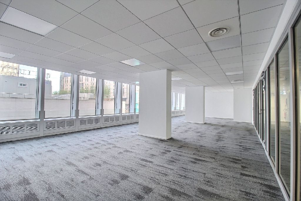 Location bureaux 5299 m² divisibles à partir de 983 m²