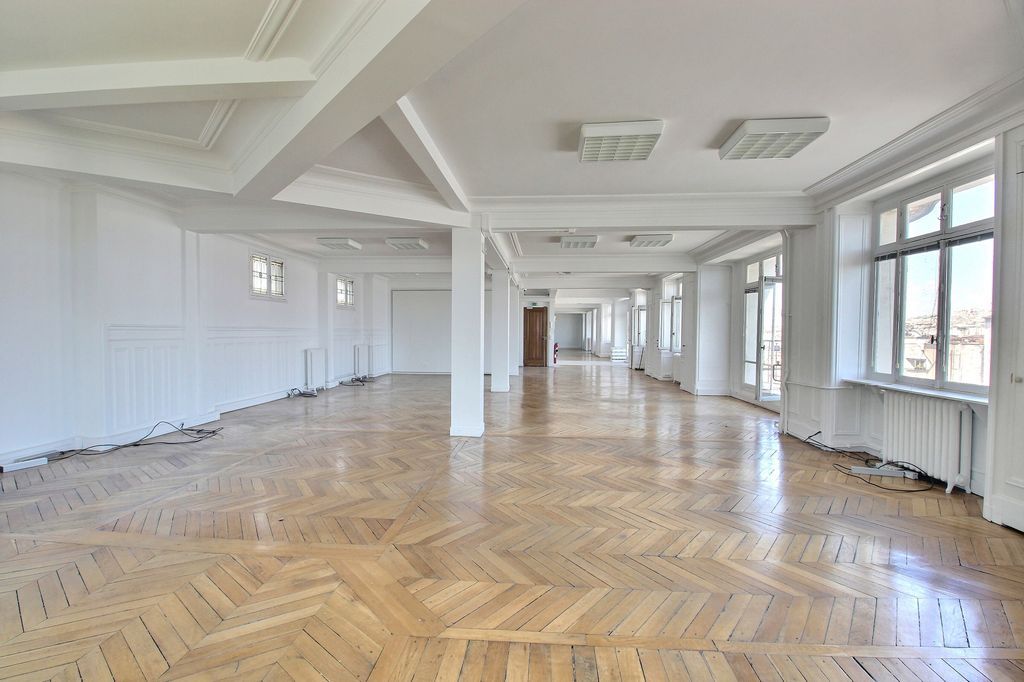 Location bureaux 699 m² divisibles à partir de 335 m²