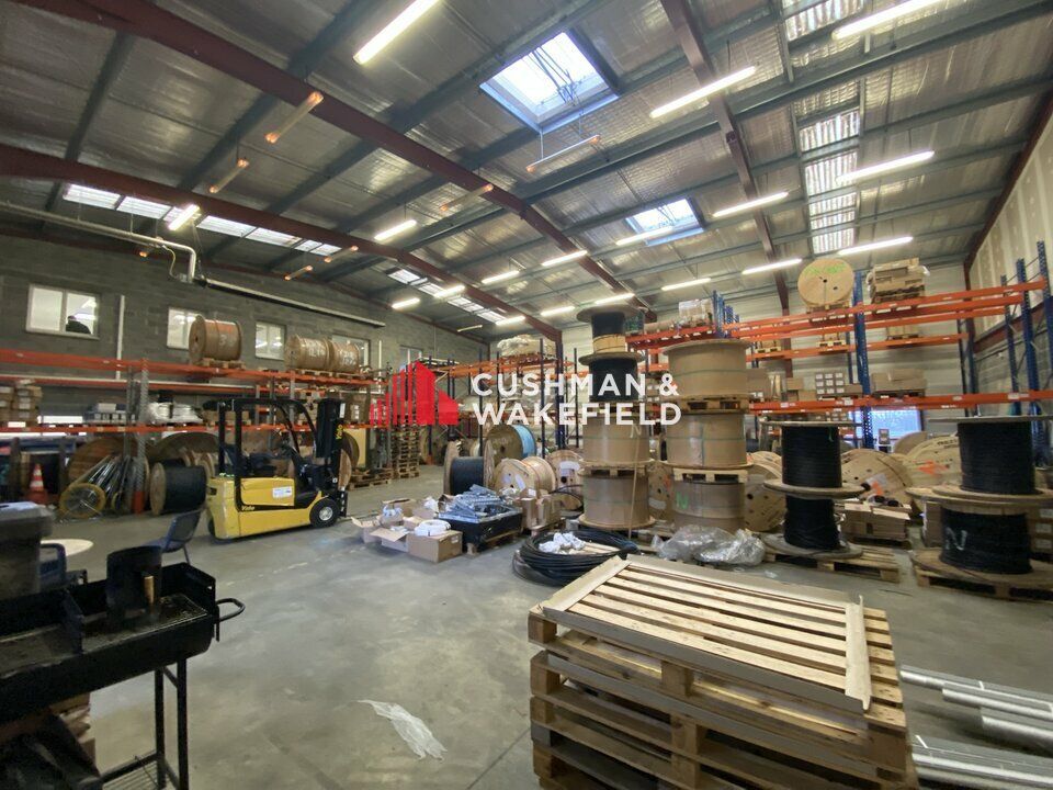 Location activité/entrepôt - 700 m²