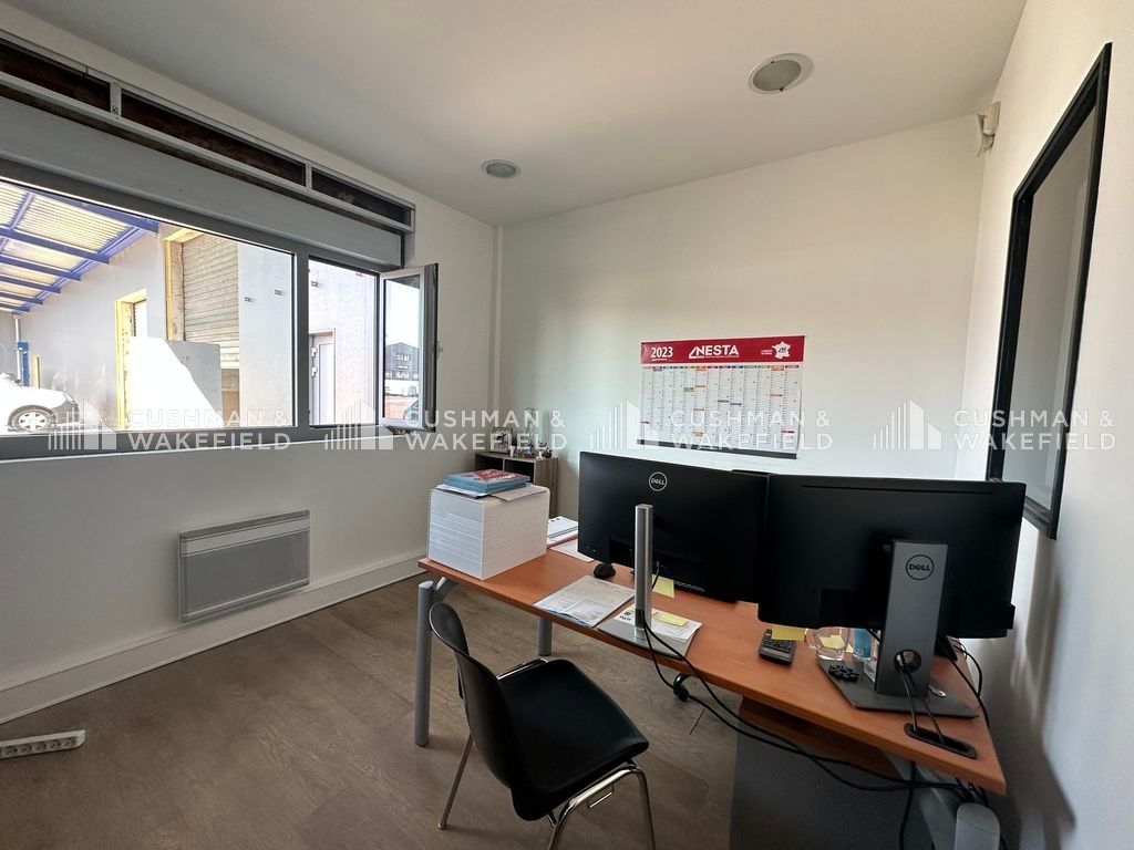 Location activités 3615 m² non divisibles