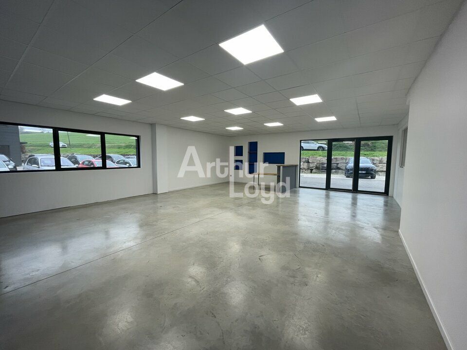 Shoowroom et bureaux à louer à Domessin - 80 m²