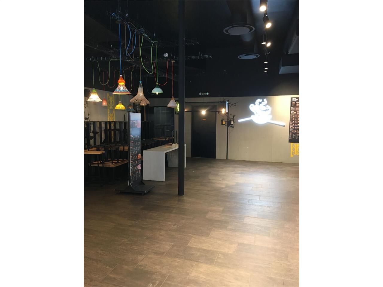 local commercial restauration tout équipé limoges centre/droit d'entrée