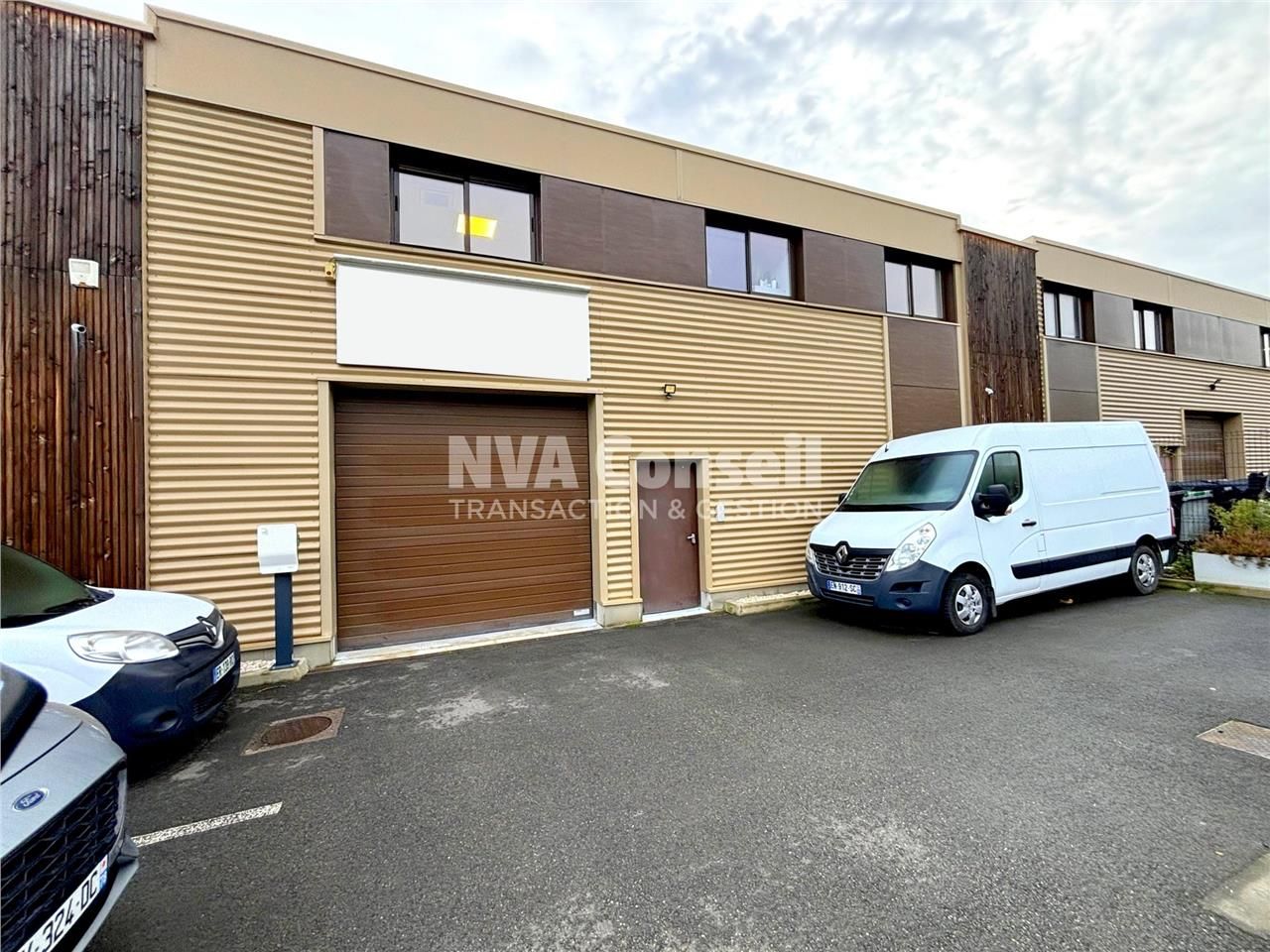 Vente local d''activités 200 m² à Franconville