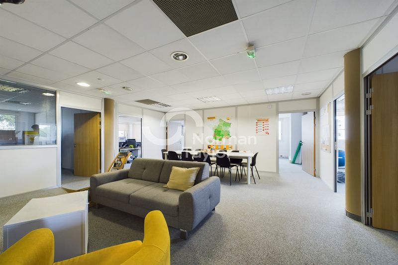 Location bureau - 228 m²