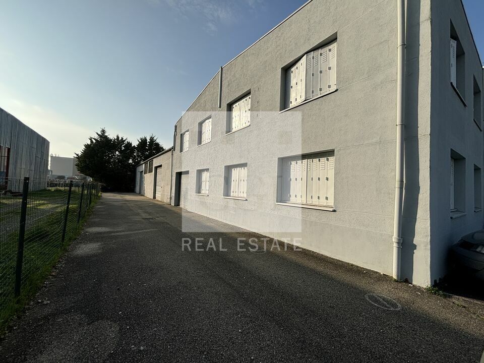 Location local d''activites 135 m² non divisibles