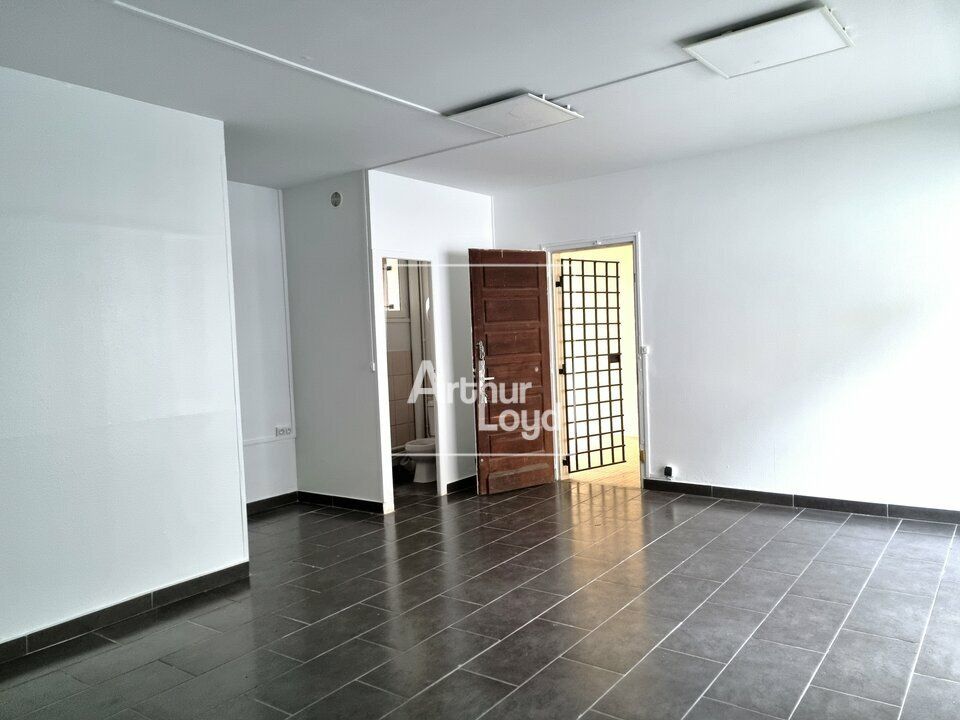 Petite cellule à louer - MELUN