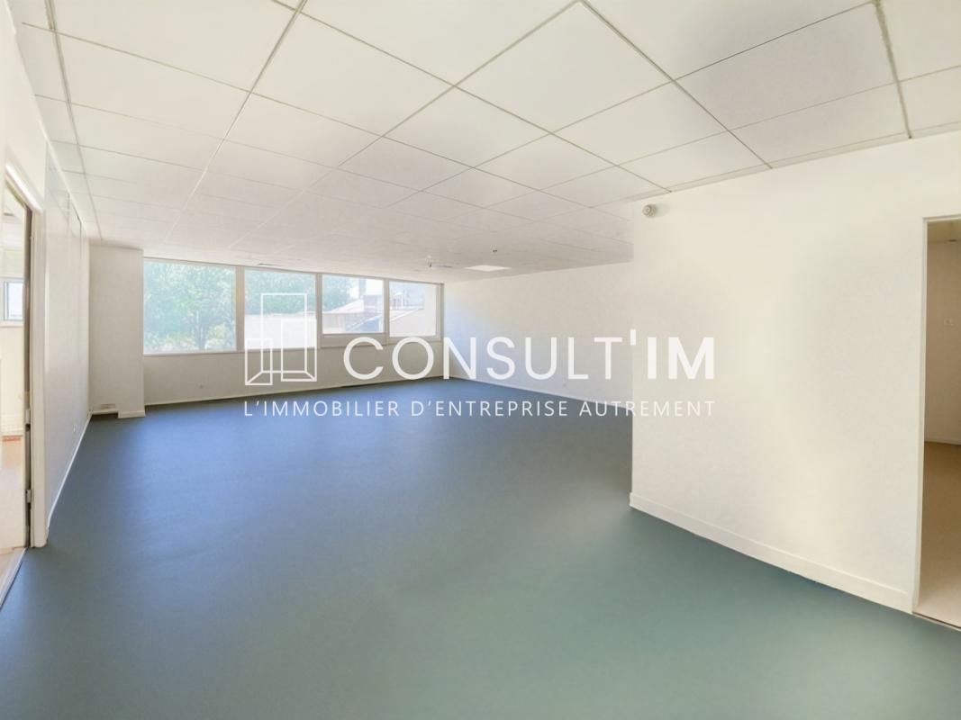 Location Bureaux 146 m² non divisibles