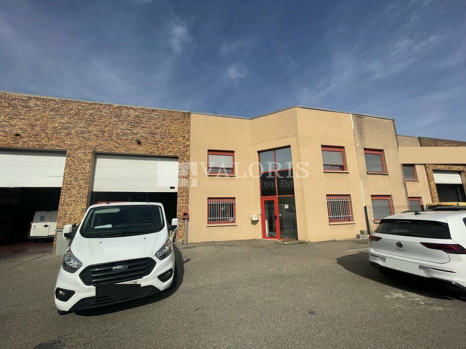 Location local d''activites 715 m² non divisibles