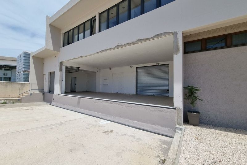 Location local d''activites 1250 m² non divisibles