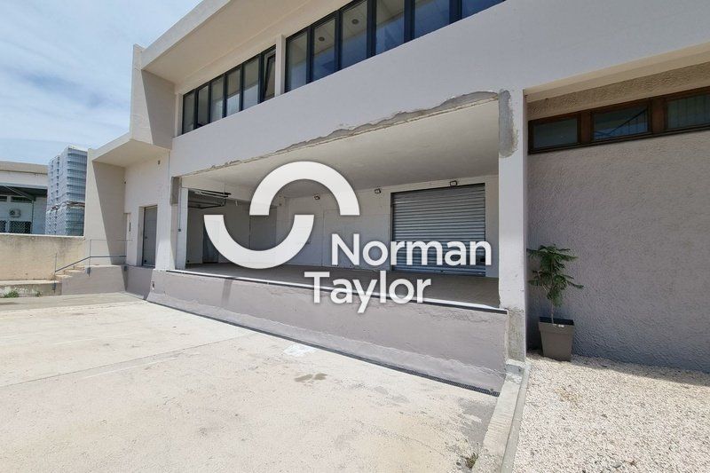 1070 m² pour ce local d'activites en location à Perpignan