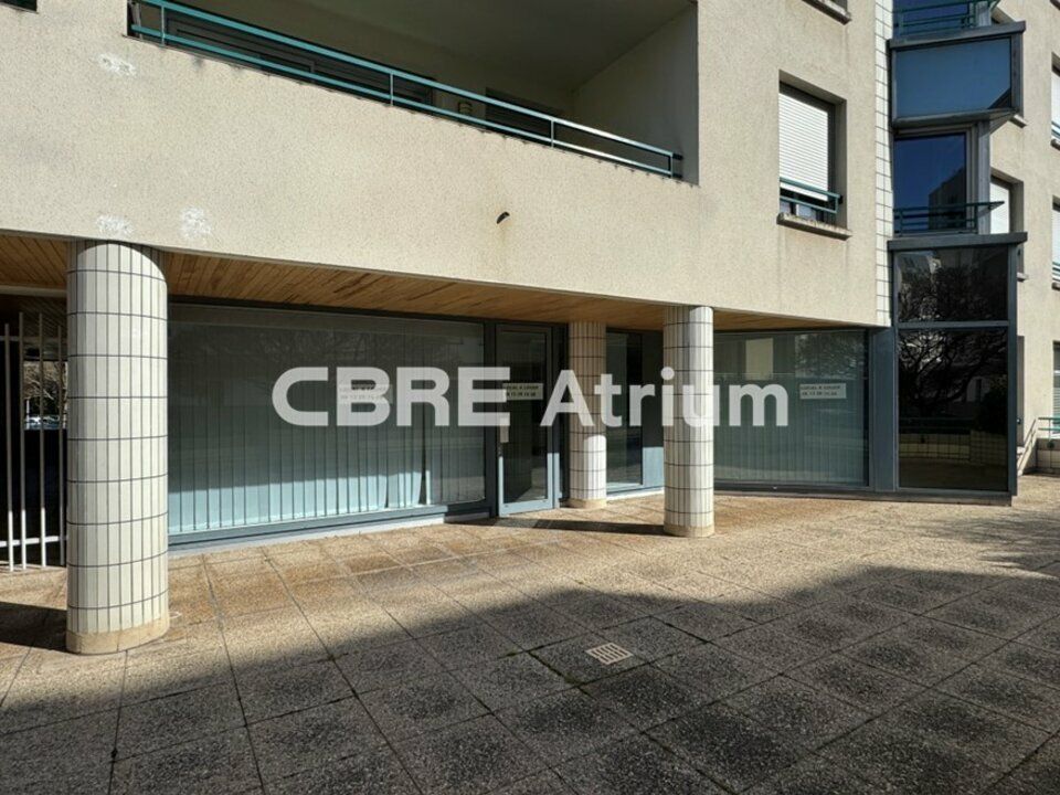 Location local commercial 67 m² non divisibles