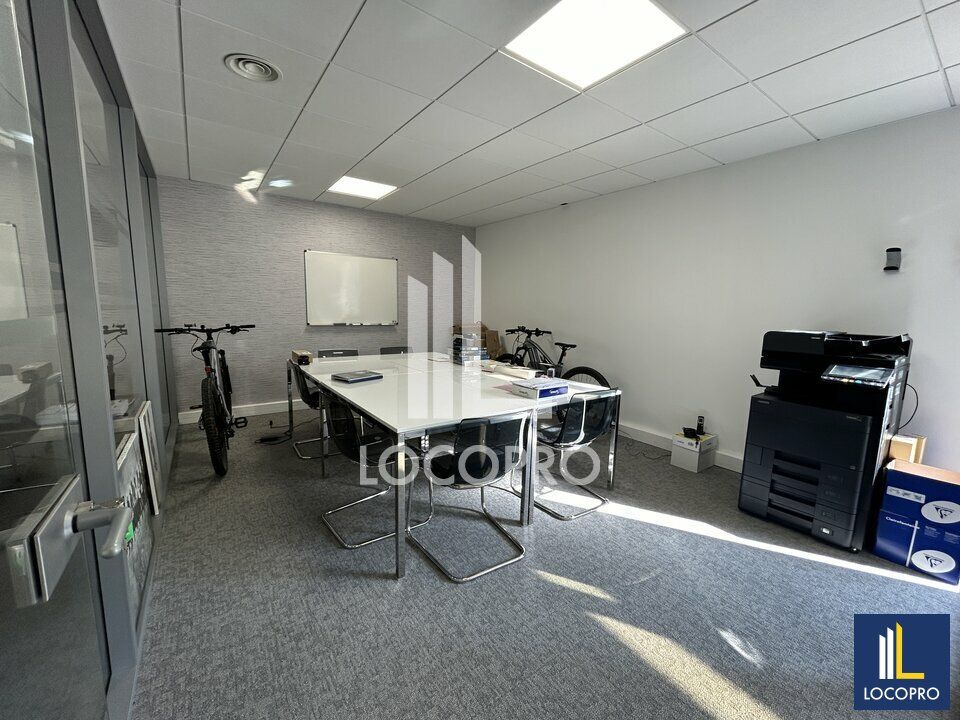 A LOUER - 2 BUREAUX DE 100 M² CHACUN DONT UN AVEC TERRASSE PRIVATIVE - SOPHIA ANTIPOLIS