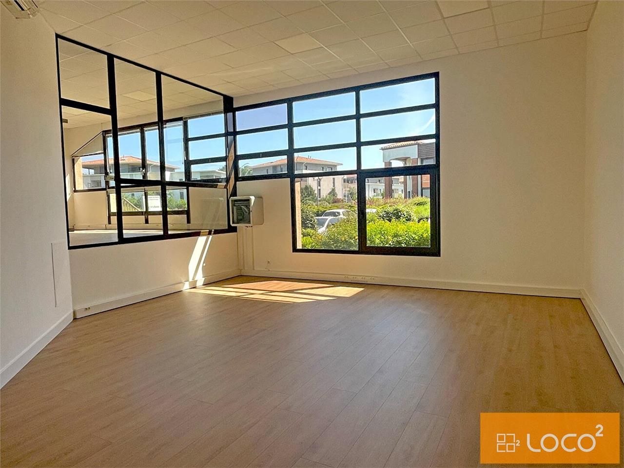 Location bureaux 200.00 m² à BALMA