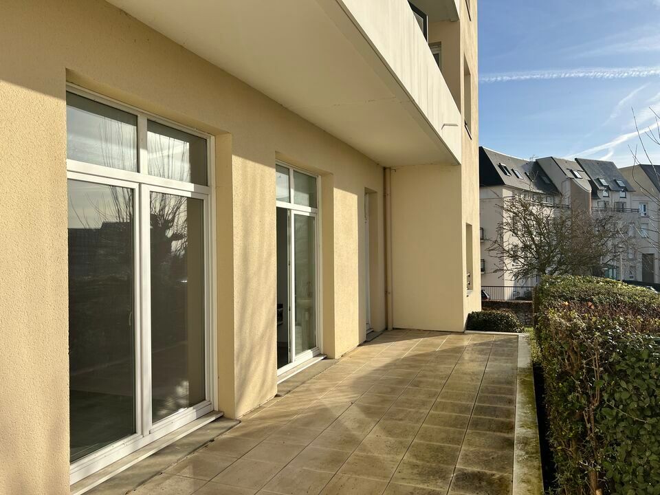 Location local professionnel 164 m² non divisibles