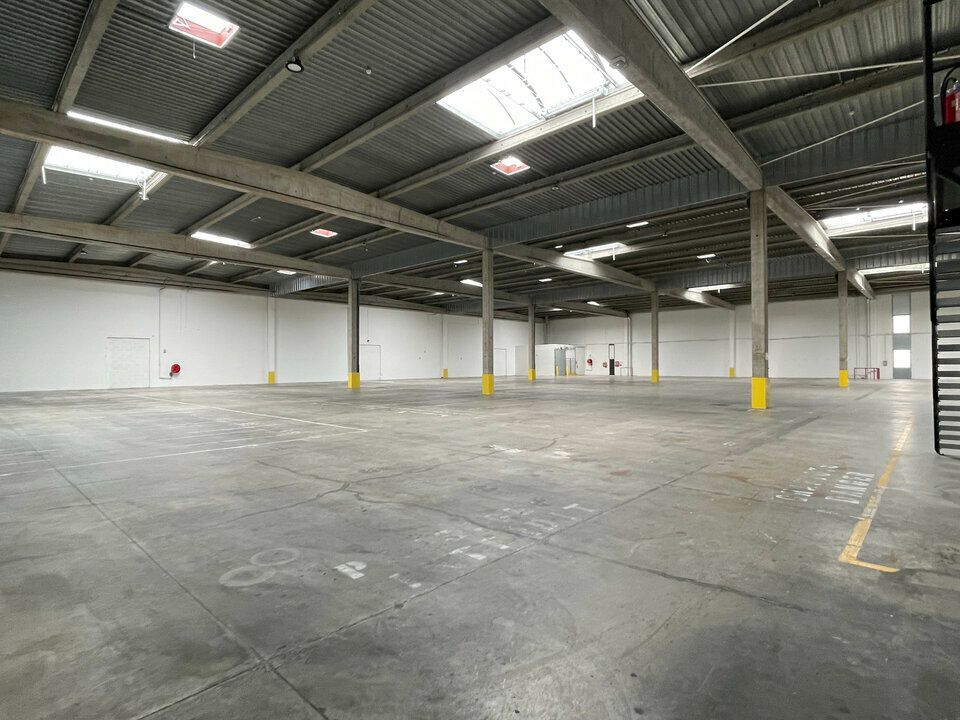 Location entrepot 8015 m² divisibles à partir de 3037 m²