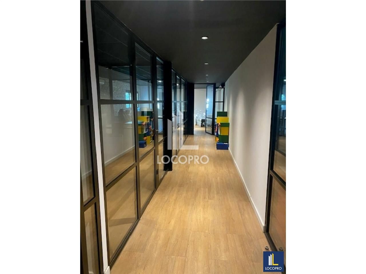 Vente local d''activites 1500 m² non divisibles