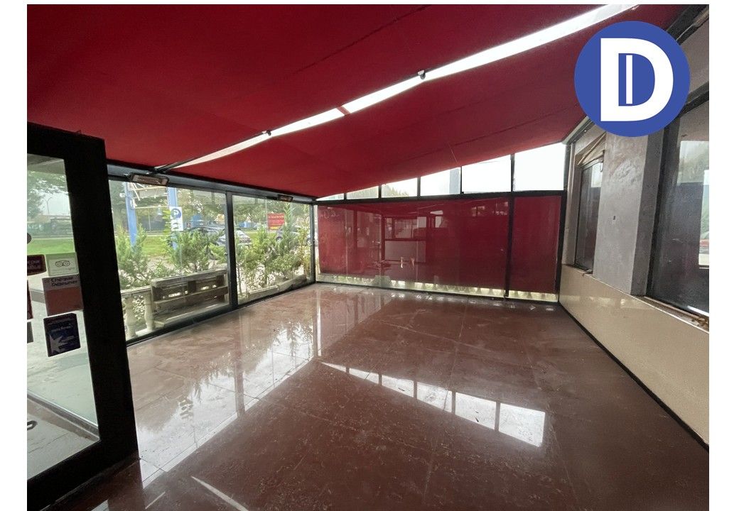 Location commerces 425.00 m² non divisibles